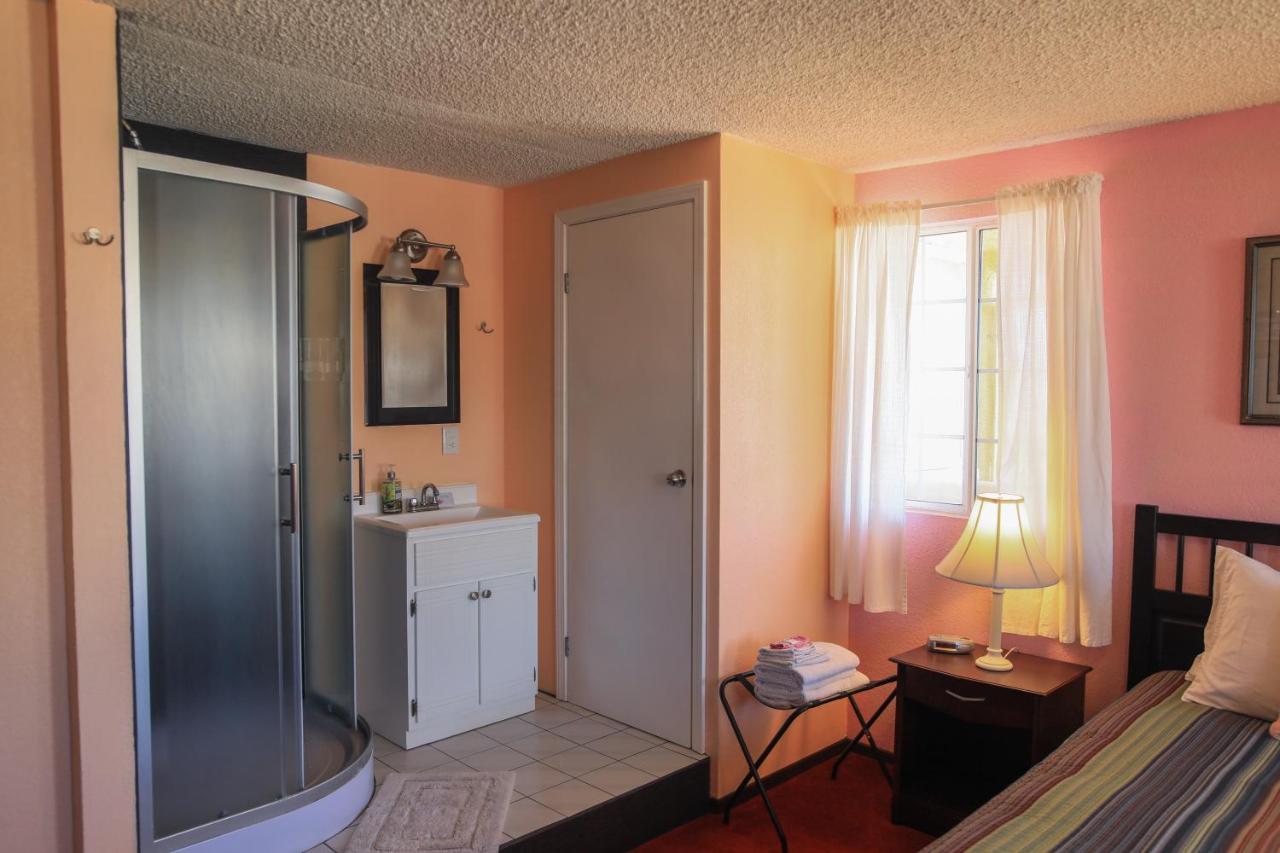 אנסנאדה Playa Hermosa Inn At The Beach מראה חיצוני תמונה